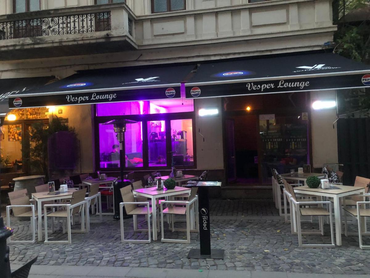 Old Town Bar Apartments On Street Tonitza Boekarest Buitenkant foto
