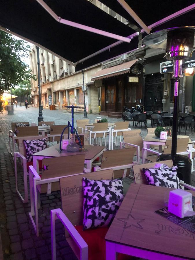 Old Town Bar Apartments On Street Tonitza Boekarest Buitenkant foto